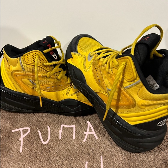 Puma big boys shoes size 4 yellow waterproof like new!!! - Picture 1 of 3
